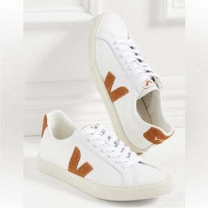 Veja Esplar Leather Low Top Sneaker - EUR 36 / US 5